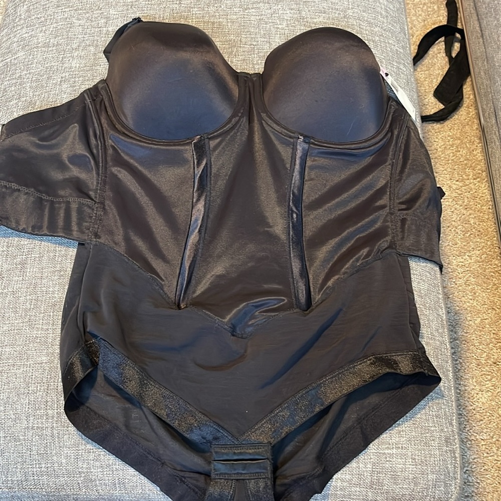 Maidenform® Easy-Up® Strapless Body Briefer - Picture 3 of 8